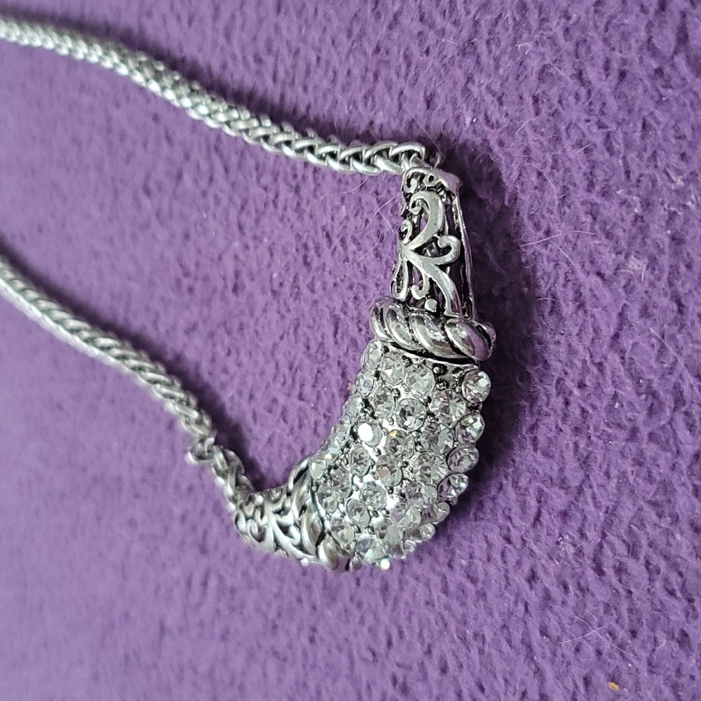 Jewelry - Picture 2 of 3